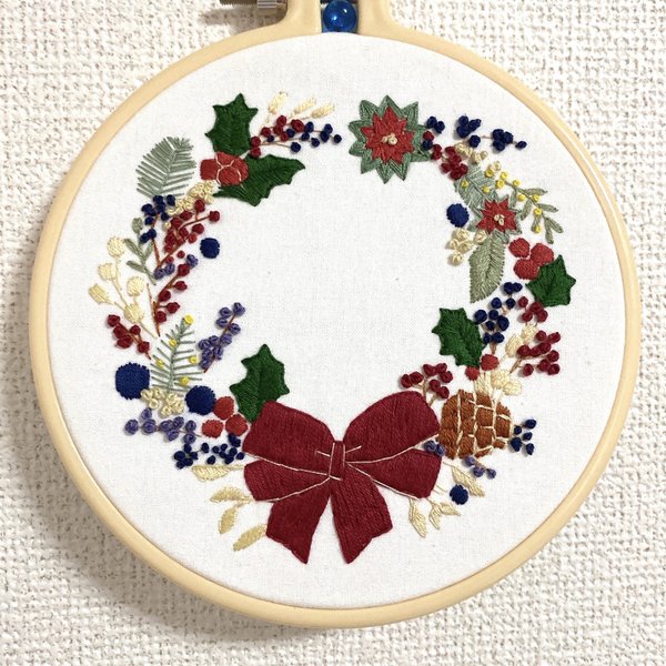 飾り用 刺繍のクリスマスリース 刺繍枠付 - Shelly,shopp | minne