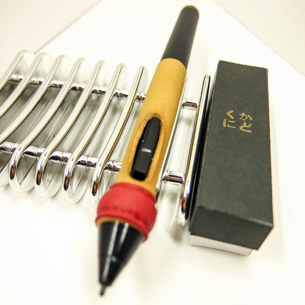 ワコムタブレットペン用レザーグリップ 　黄色×赤　縫い目裏　フロントウェイトタイプ　プロペンのみ対応