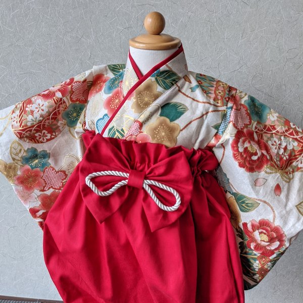 ベビー袴 ハンドメイド 桜✕濃赤 ピンク 費やさ ベビー袴 ハンドメイド 桜✕濃赤 ピンク 費やさ