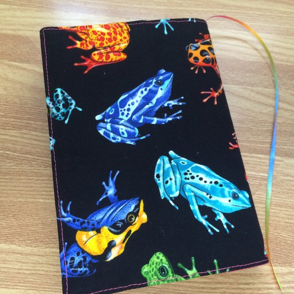 文庫本ブックカバー 毒々しいカエル Minne 日本最大級のハンドメイド 手作り通販サイト 文庫本ブックカバー 毒々しいカエル Minne 日本最大級のハンドメイド 手作り通販サイト