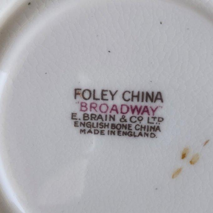 ☆英国の名窯、Foley China フォーリーのトリオ、カップ＆ソーサー