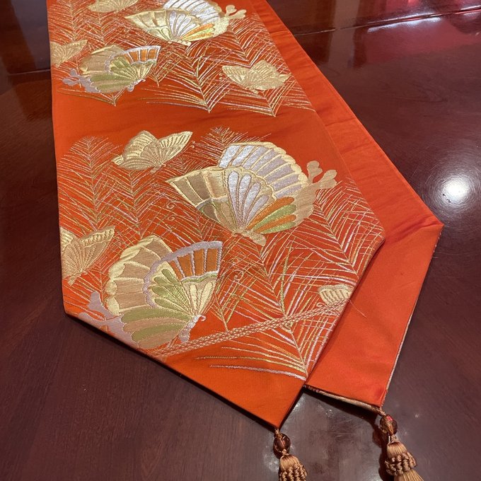 同梱不可】 1994豪華刺繍の袋帯リメイク タッセル付き正絹テーブル 