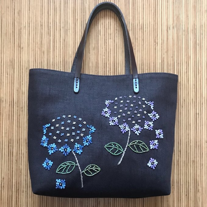☆お値下げ!☆紫陽花モチーフのビーズ刺繍バッグ(こげ茶 ☆お値下げ!☆紫陽花モチーフのビーズ刺繍バッグ(こげ茶