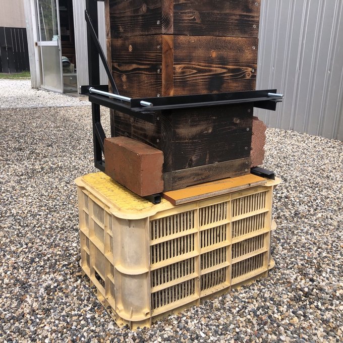日本蜜蜂 対応巣箱台用 持ち上げ機 - MAMESHIBA48'S GALLERY 日本蜜蜂 対応巣箱台用 持ち上げ機 - MAMESHIBA48'S GALLERY