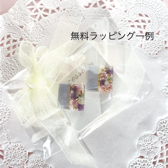 ミニバラの鉱石レジンヘアクリップ バレッタ ドライフラワー ミニバラの鉱石レジンヘアクリップ バレッタ ドライフラワー
