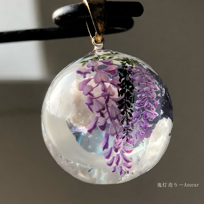 朝焼けの空の風に吹かれる藤の花。 雲レジン オルゴナイト 蓄光 朝焼けの空の風に吹かれる藤の花。 雲レジン オルゴナイト 蓄光