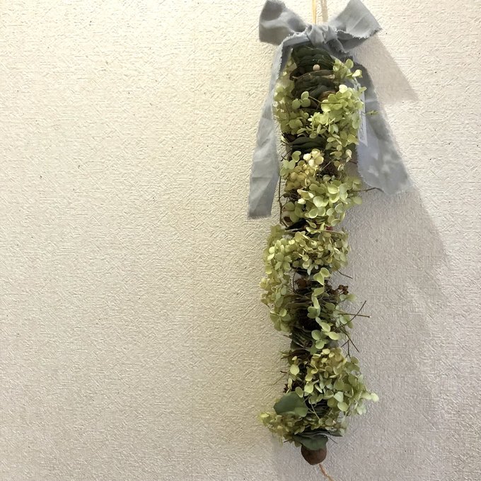 ユーカリとアナベル紫陽花ガーランド - naturalflowers | minne ユーカリとアナベル紫陽花ガーランド - naturalflowers | minne