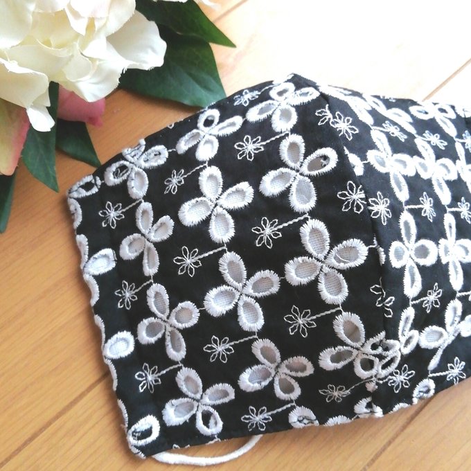 大人気❤️】レースマスク 綿ローン 春マスク 刺繍 刺繍マスク レース マスク 春 おしゃれマスク 春用マスク マスクカバー レース 結婚式 春 レースマスク 黒 不織布マスクカバー クローバー? GALLERY minne 国内最大級のハンドメイド・手作り通販サイト ハンドメイドマスク レース オケージョン
