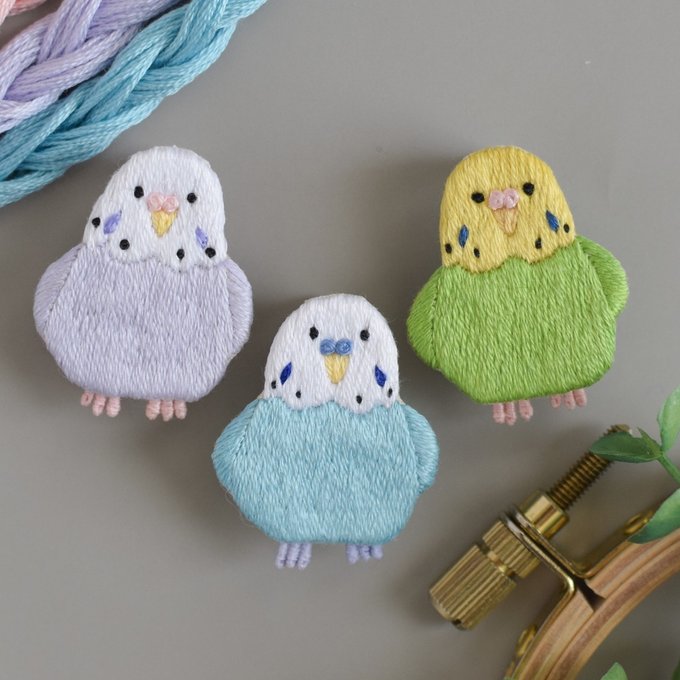 キットのみ】セキセイインコの手刺繍ブローチ制作キット - 動物 キットのみ】セキセイインコの手刺繍ブローチ制作キット - 動物