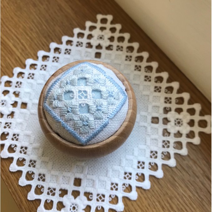 北欧アンティーククッション ハーダンガー刺繍 OR レフカラ刺繍 | fwa
