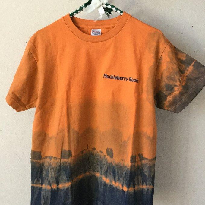 藍染Tシャツ M オレンジ、紺ロゴ刺繍 - 藍染グッズととんぼだま 藍染Tシャツ M オレンジ、紺ロゴ刺繍 - 藍染グッズととんぼだま