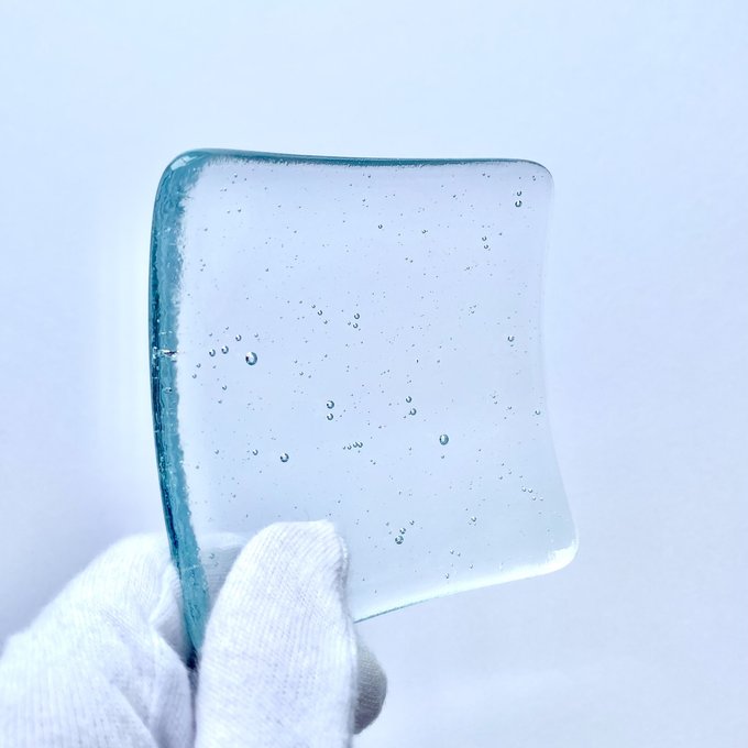 ラムネ色の泡入りガラスの小皿」お皿 ガラス工芸 食器 四角い皿 ラムネ色の泡入りガラスの小皿」お皿 ガラス工芸 食器 四角い皿