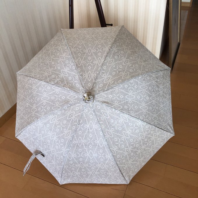 日傘 着物リメイク(白 大島紬) - もなとたる GALLERY | minne 日傘 着物リメイク(白 大島紬) - もなとたる GALLERY | minne