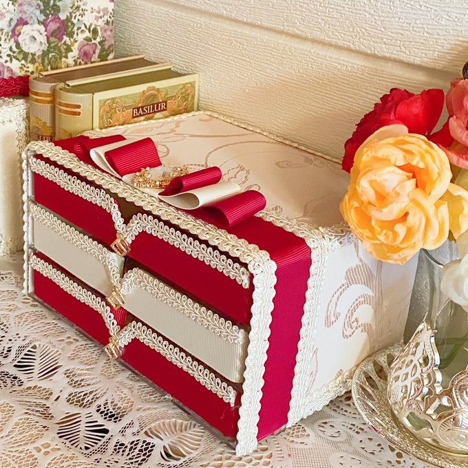 ストロベリーショートケーキ風アラベスクのジュエリーケース