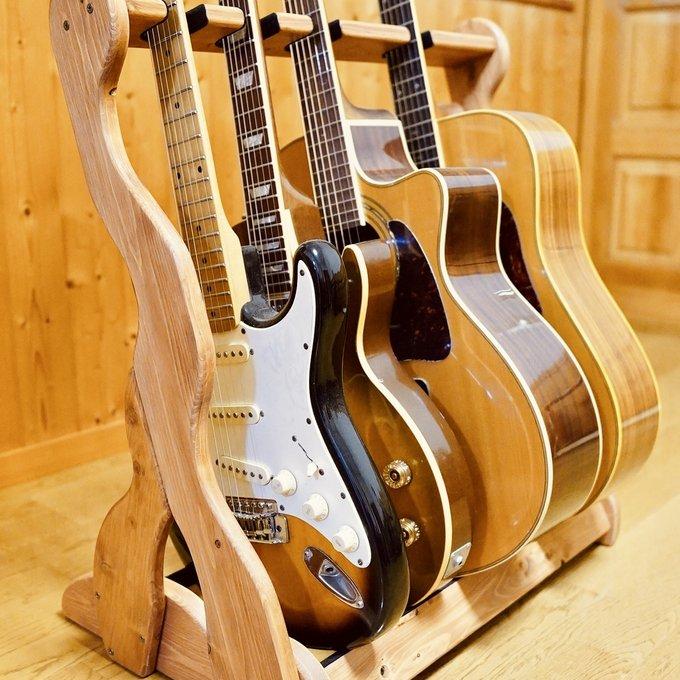 木製ギタースタンド