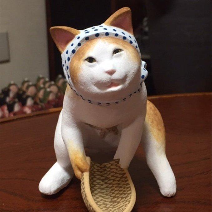 猫、陶器人形。