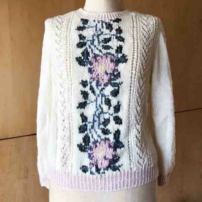 シルクウールの薔薇の編み込みセーター