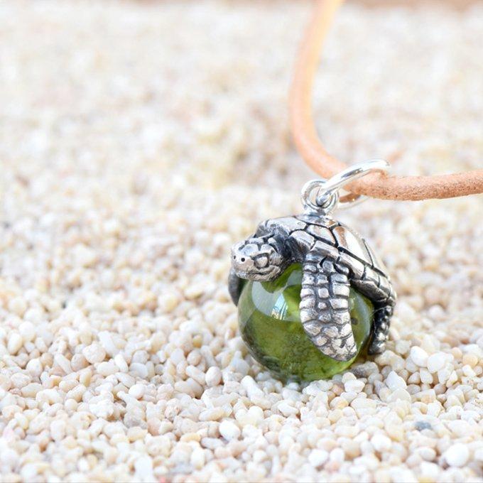ウミガメのペンダント ハンドメイド-