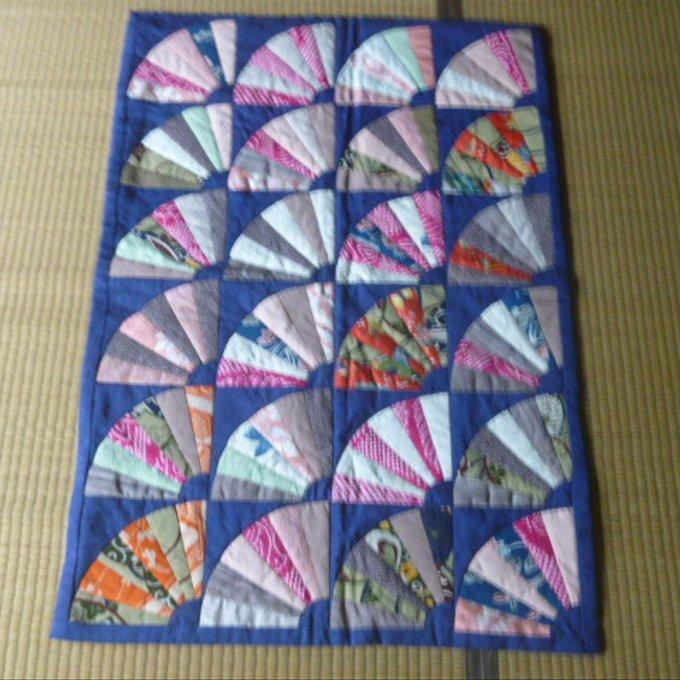 和布のパッチワークキルトタペストリー - 手作り屋せな | minne 和布のパッチワークキルトタペストリー - 手作り屋せな | minne