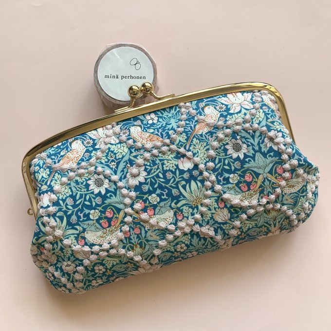 いちごのがま口 ハンドメイド ミナペルホネン 悲しかっ いちごのがま口 ハンドメイド ミナペルホネン 悲しかっ