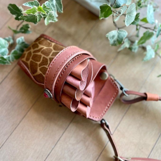 手染めブラウン、ハラコカウの大容量シザーケース 手染めブラウン、ハラコカウの大容量シザーケース