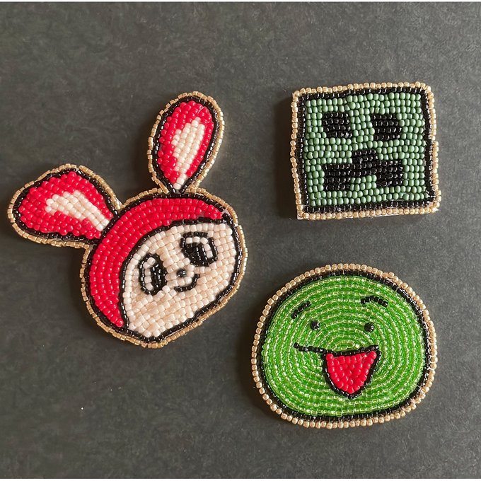マイゼンシスターズ 赤 ウサギ刺繍 トレーナー 110(ビーズ刺繍 マイゼンシスターズ 赤 ウサギ刺繍 トレーナー 110(ビーズ刺繍