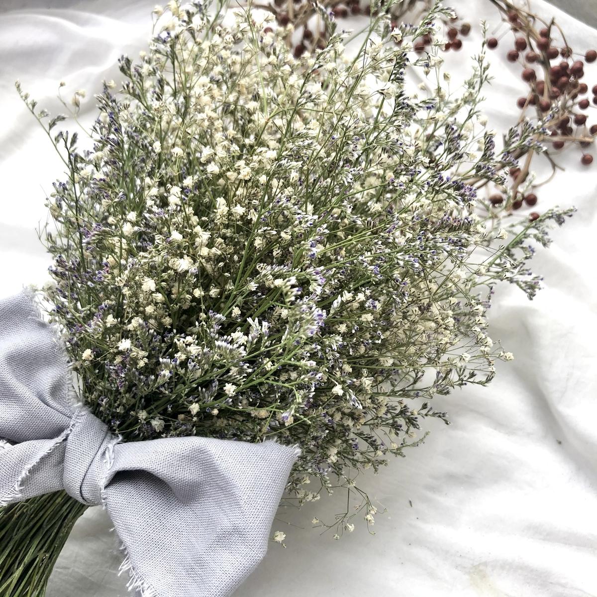 大注目 かすみ草とブルーファンタジアのブーケ 想像を超えての 大注目 かすみ草とブルーファンタジアのブーケ 想像を超えての