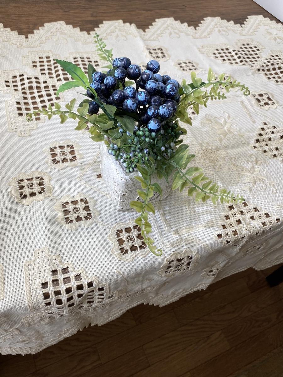 ハーダンガー刺繍のテーブルクロス - ascotwm.com