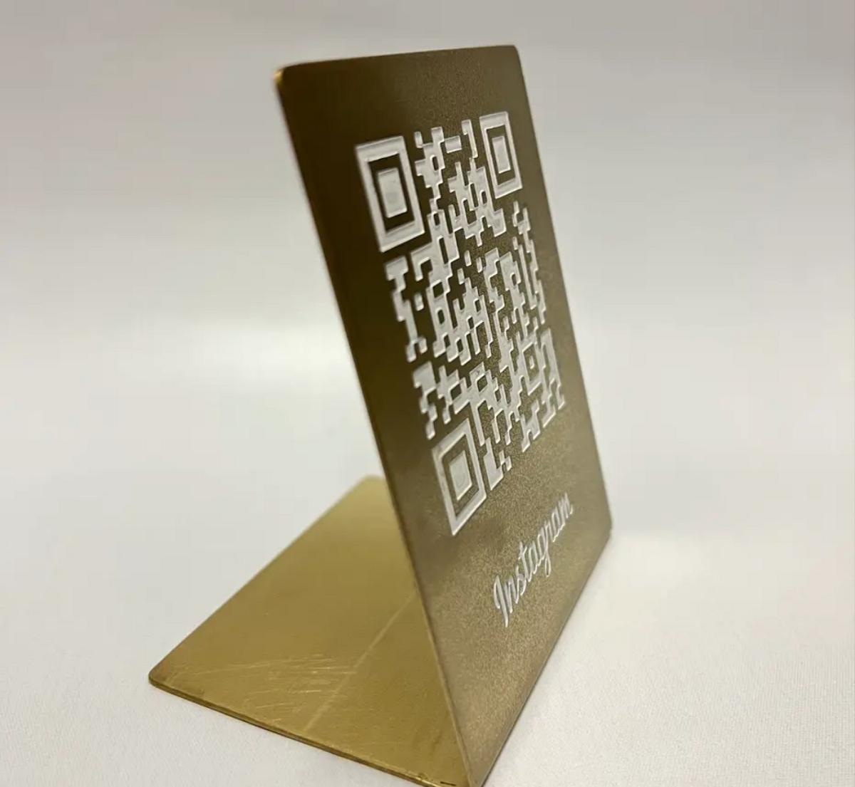 受注生産】真鍮製QRコードディスプレイスタンド 表札・ネーム 受注生産】真鍮製QRコードディスプレイスタンド 表札・ネーム