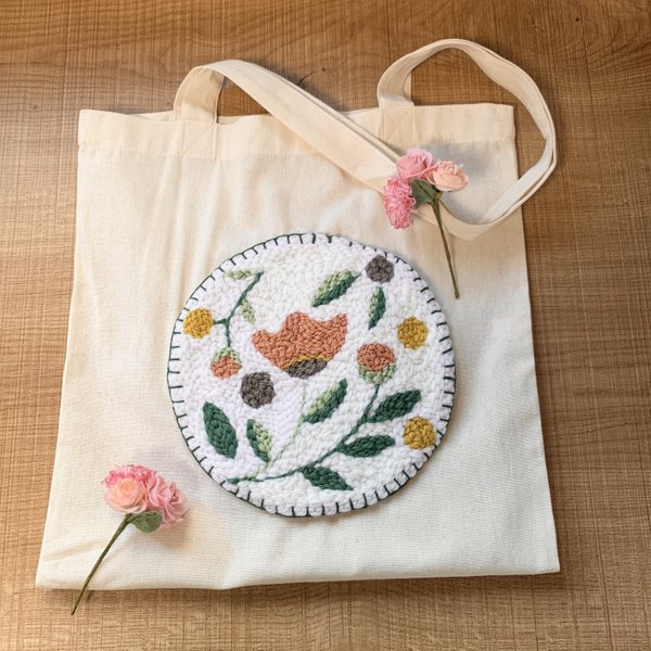 お花の刺繍トートバッグ