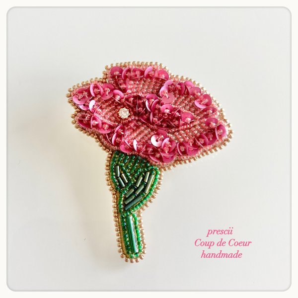 Carnation カーネーション〜Coup de Coeur〜ビーズ刺繍ブローチ