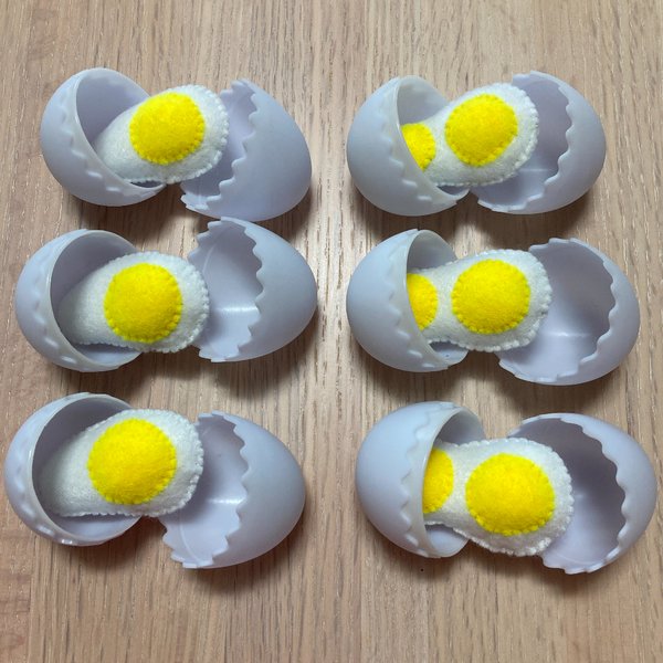 〈送料込み〉フェルト　おままごと　卵6つセット　双子