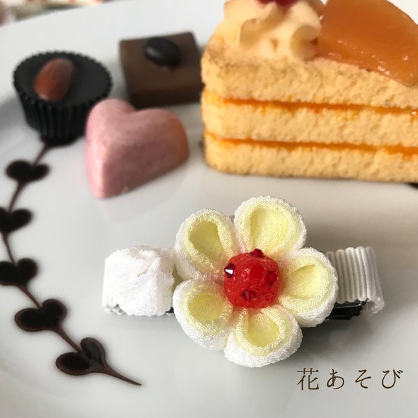 賞味期限なし♡いちごショートケーキのベビーヘアクリップ