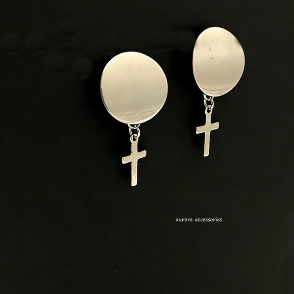 cross pierced earrings　スタッドピアス　丸　クロス　十字架　シルバー　上品　エレガント　個性的