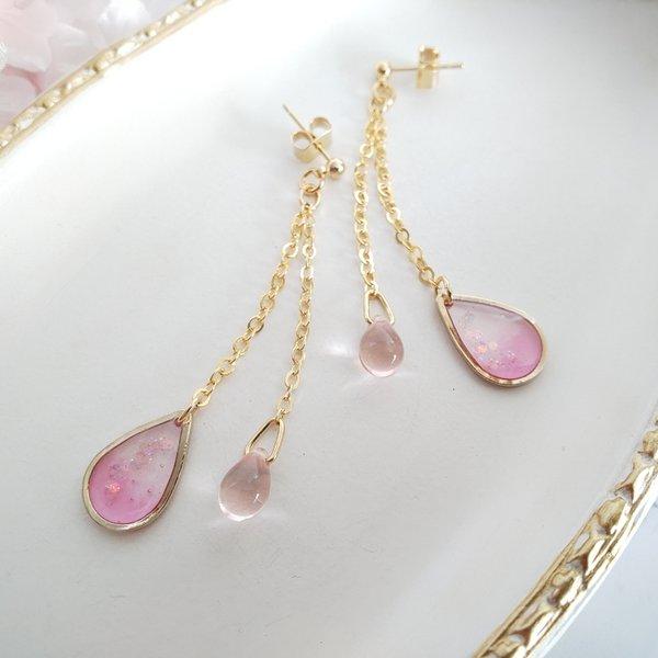 揺れる桜色のしずく・ピアス/イヤリング/ノンホールピアス（レジン）