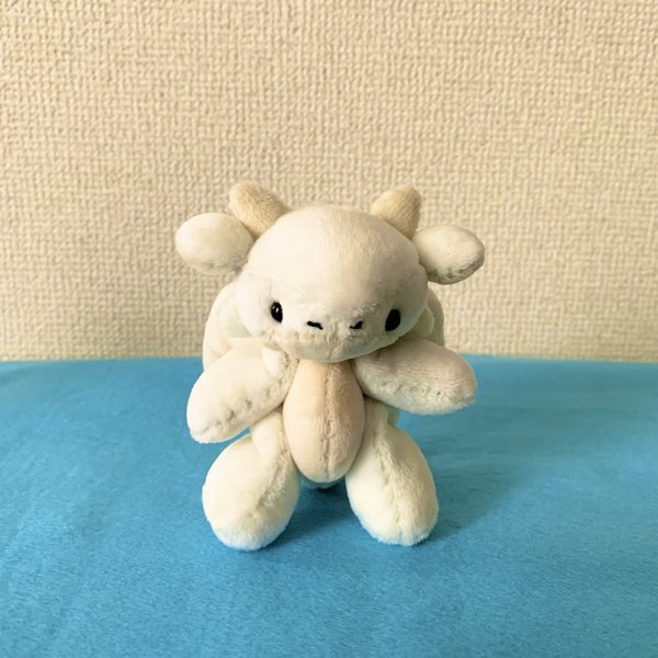 手のりドラゴンのぬいぐるみ（ホワイト）