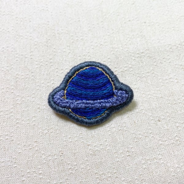 刺繍土星ブローチ