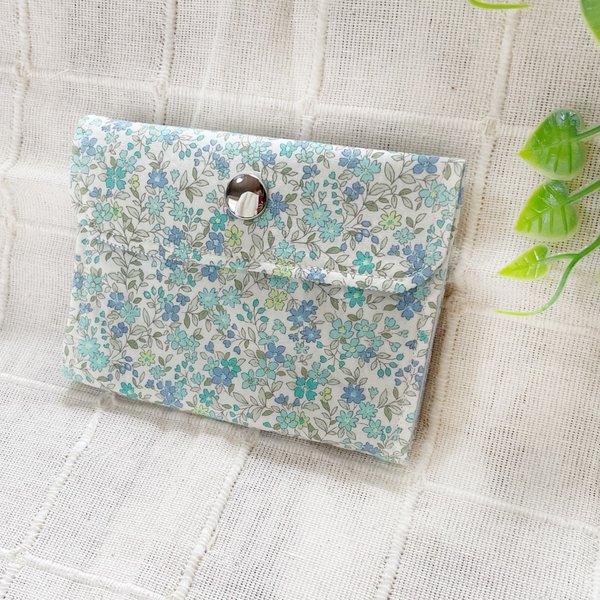 小花柄の可愛らしいミニ財布/ブルー系