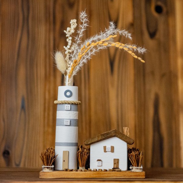 「灯台とお家の フラワーベース」~グレー~  一輪挿し ミニチュア ハウス 花瓶 木製 インテリア 北欧雑貨 置物