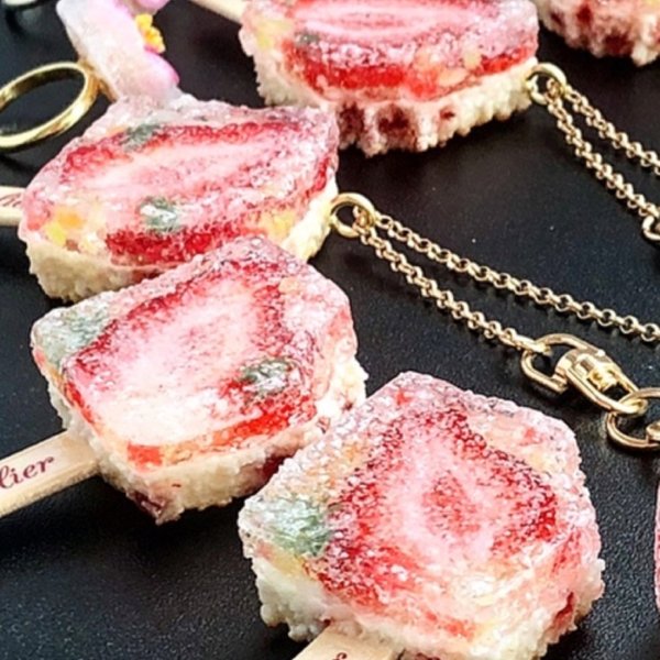 フェイクスイーツ いちご  ジュレスティックケーキ ネックレス 桜の砂糖菓子トッピングジュレリング セット