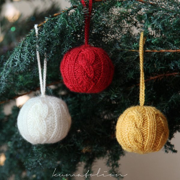 ニットのクリスマスボール ホワイト [受注制作] ウール 編み物 毛糸 ギフトラッピング クリスマスギフト