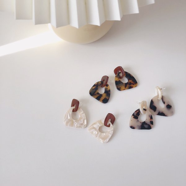 marble swing earring