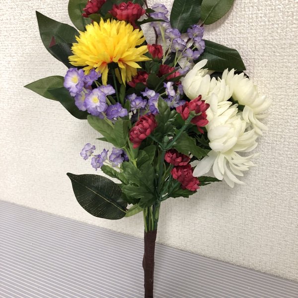 花瓶無し✨ボリューム感のある大きめの水要らずの仏花✨