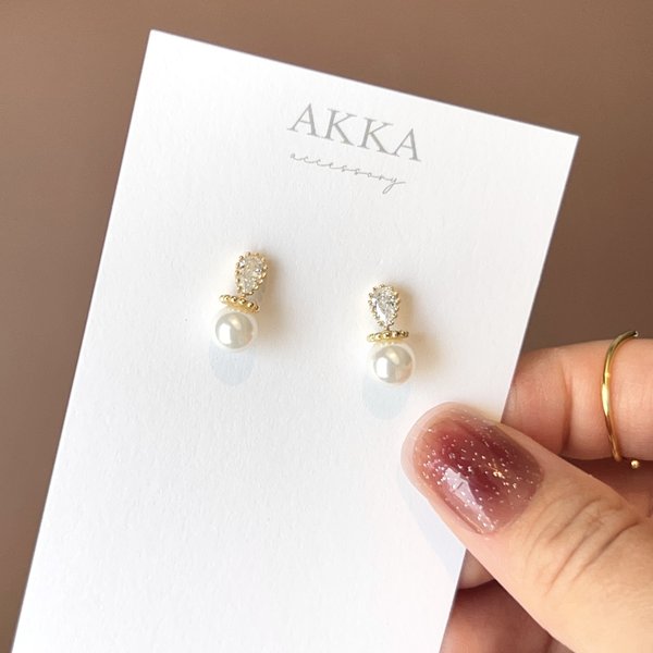 K18gp◆Pearl bijou earringsパールビジュー 樹脂イヤリング　樹脂ピアス　金属アレルギー対応　ノンホールピアス　小さめ　アクセサリー　大人可愛い　シルバー925 お呼ばれ　華奢