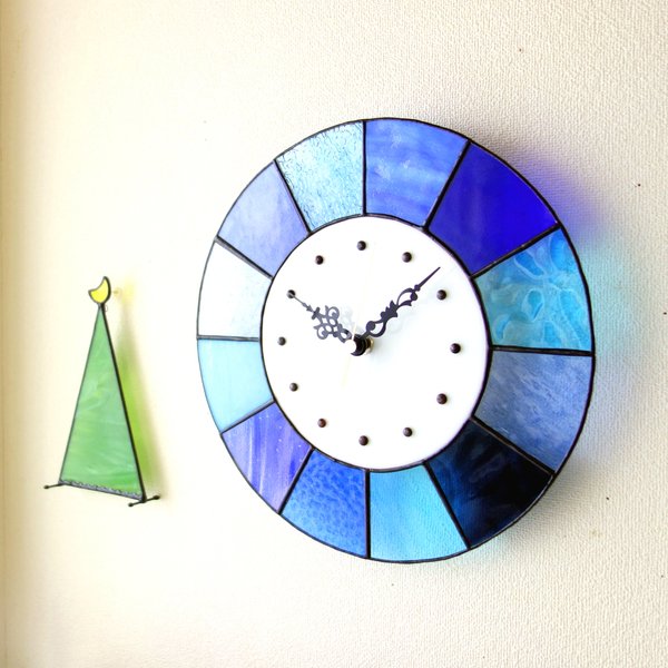28㎝φ・ステンドグラスの時計（掛時計・置時計）パラソル＊ブルー系