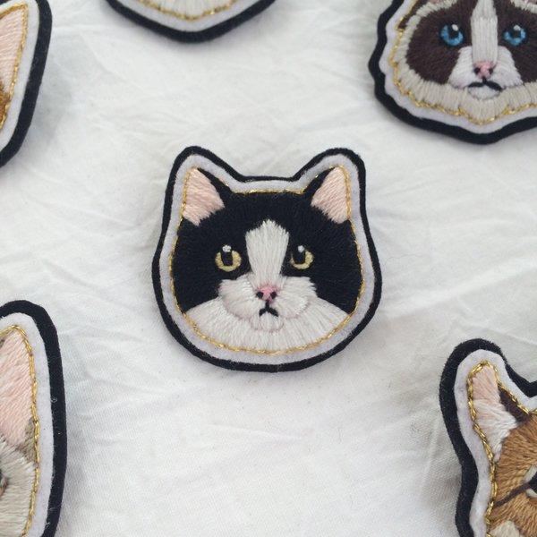 猫の手刺繍ブローチ #22キムリック