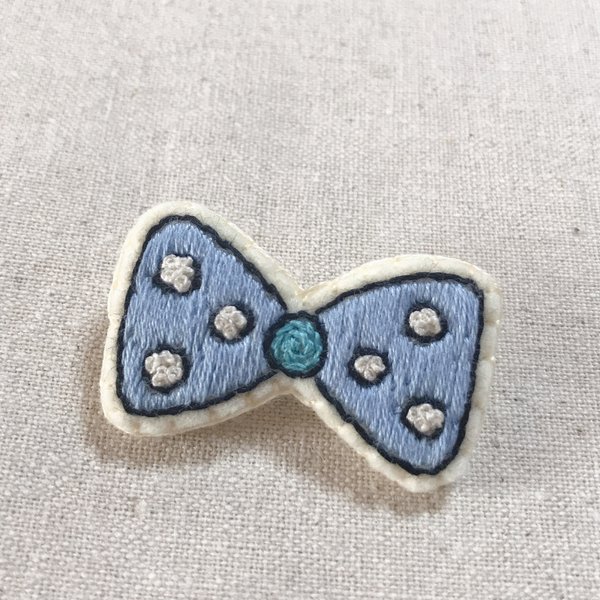 刺繍ブローチ▽リボン