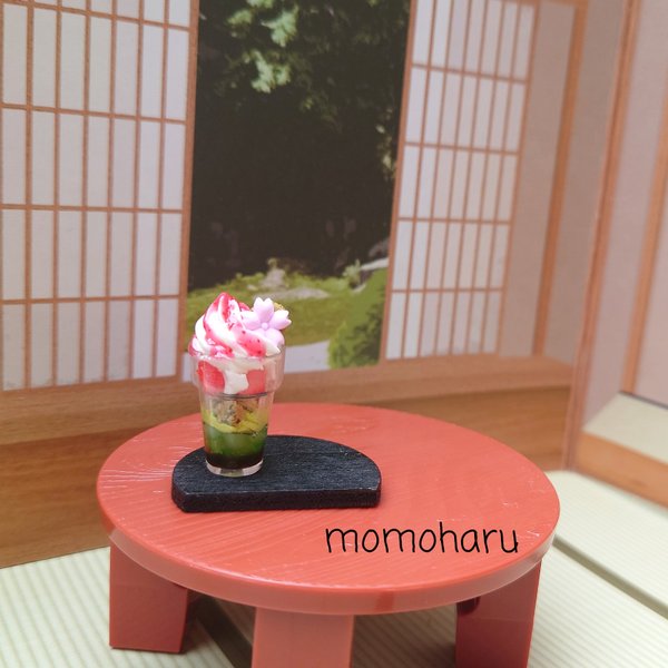 ミニチュア　桜と抹茶のパフェ