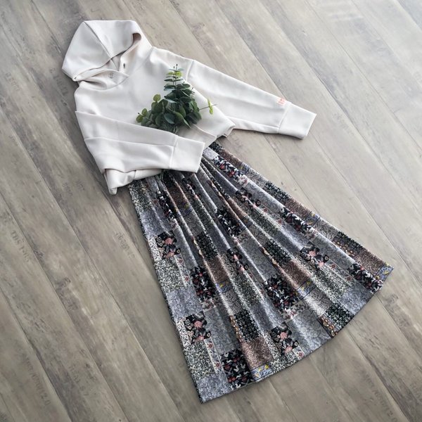 アール・ヌーヴォーシンフォニー パッチワーク風 の 素敵な ギャザースカート