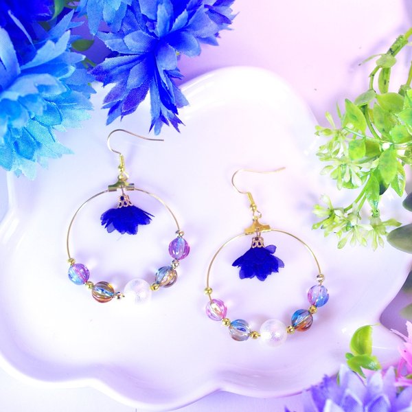 冬に咲く花のピアス＆イヤリング